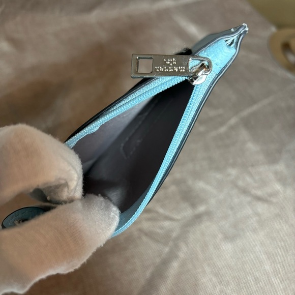 Madden Girl Baby Blue Keychain Credit Card Wallet - Picture 6 of 7